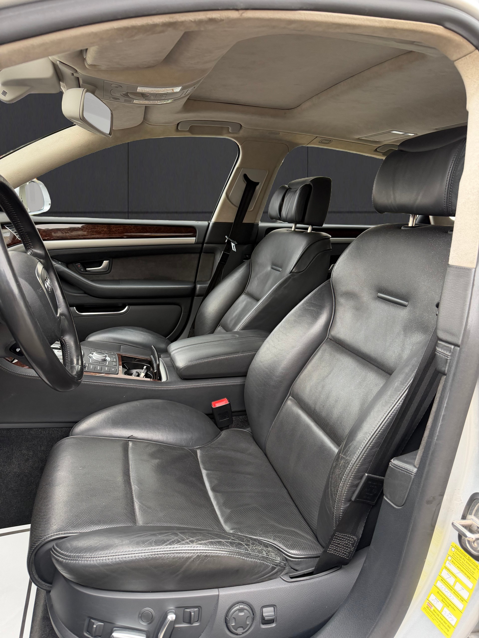 AUDI A8 L 3.0 TDI Quattro Langversion-image-12