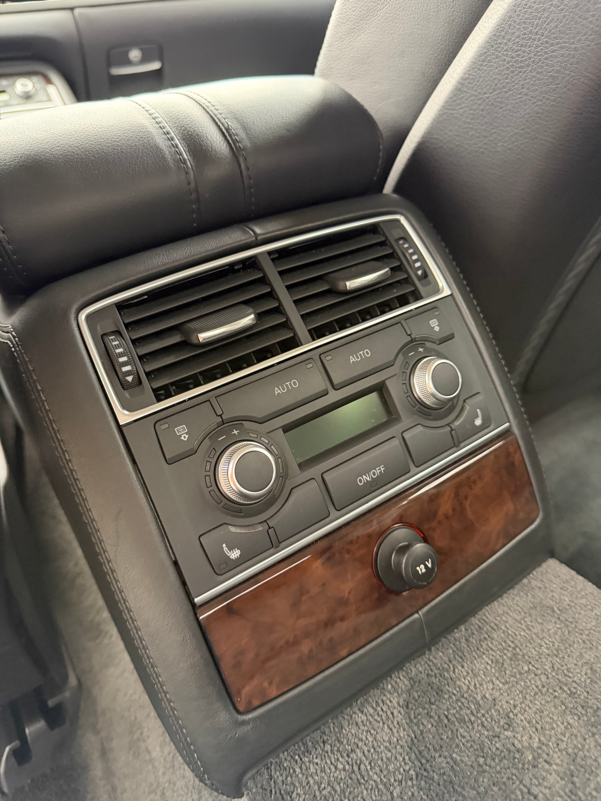 AUDI A8 L 3.0 TDI Quattro Langversion-image-17