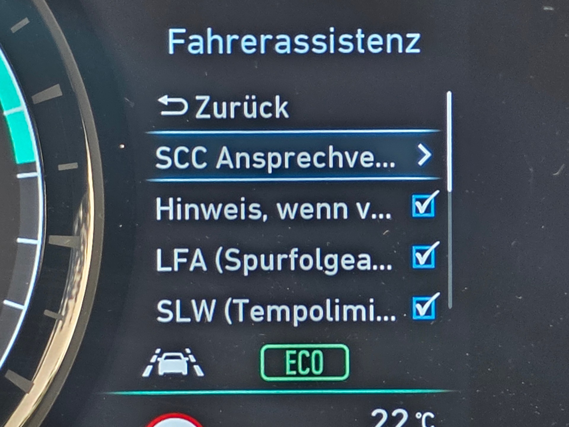 HYUNDAI Kona EV Vertex // BATT-ZERTIFIKAT -HEAD UP DISPLAY- BELÜFTETE SITZE- KAMERA- ASSISTENZ PAKET -GARANTIE BIS 08.2028-image-12
