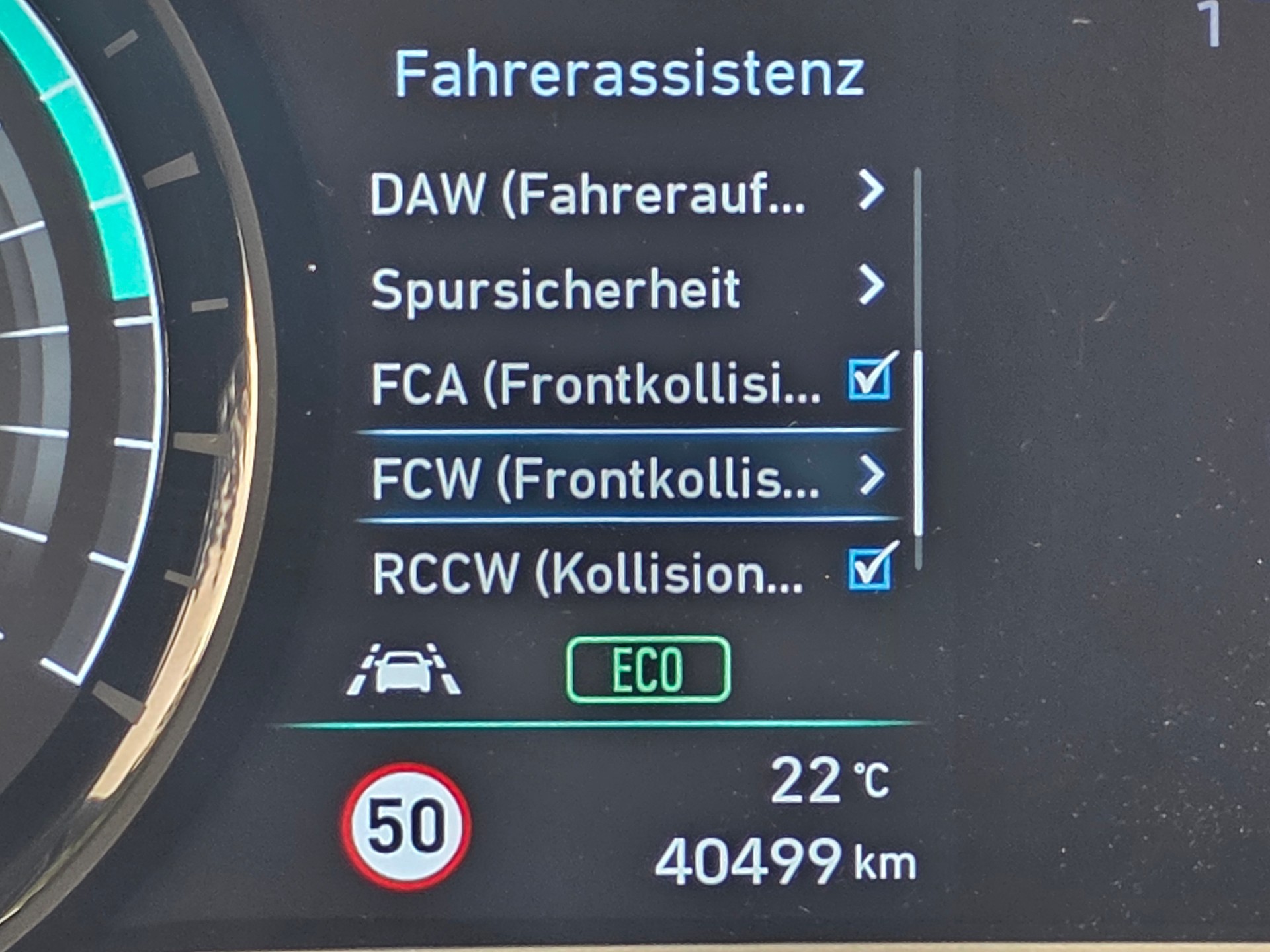 HYUNDAI Kona EV Vertex // BATT-ZERTIFIKAT -HEAD UP DISPLAY- BELÜFTETE SITZE- KAMERA- ASSISTENZ PAKET -GARANTIE BIS 08.2028-image-13