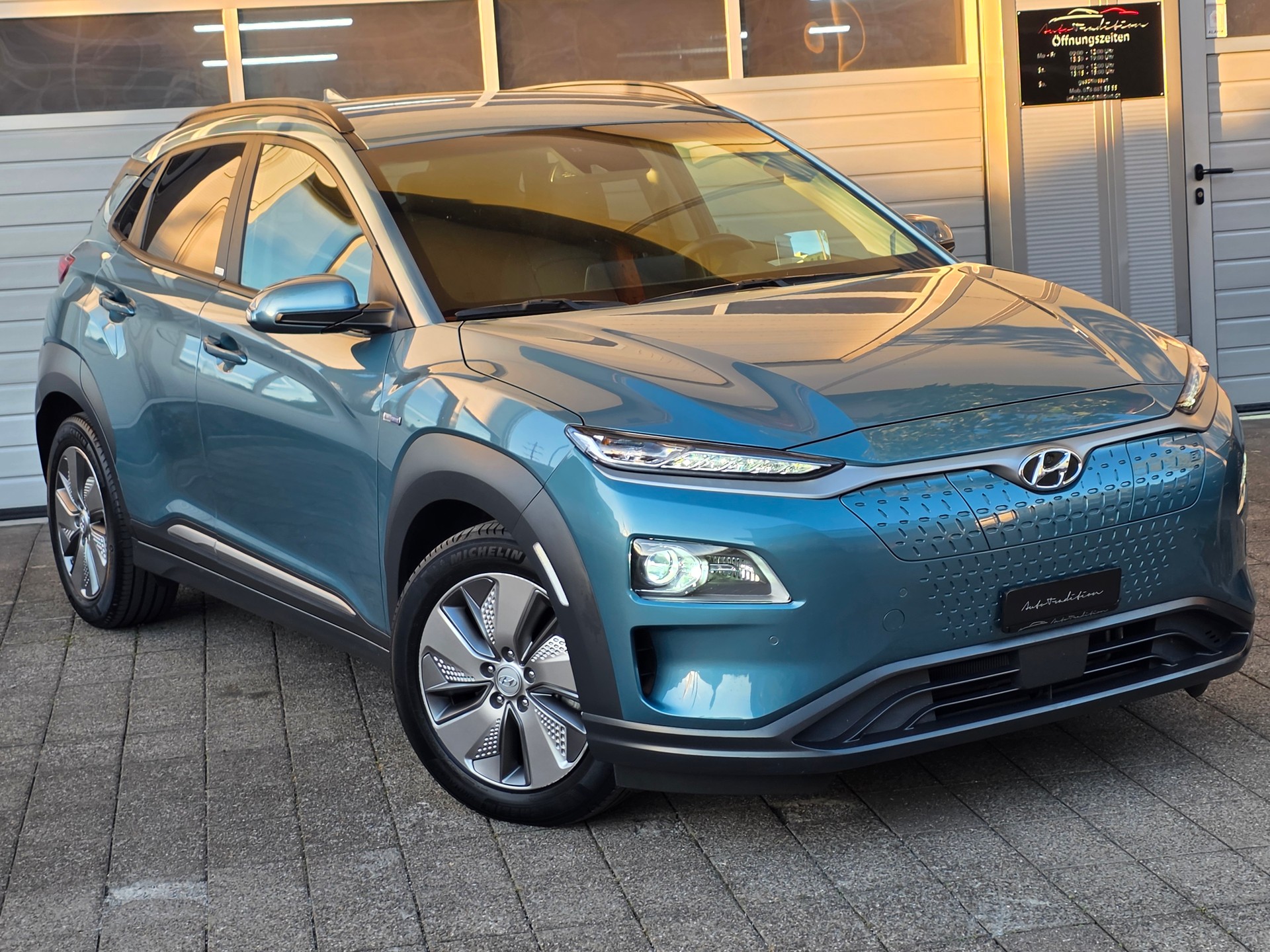 HYUNDAI Kona EV Vertex // BATT-ZERTIFIKAT -HEAD UP DISPLAY- BELÜFTETE SITZE- KAMERA- ASSISTENZ PAKET -GARANTIE BIS 08.2028-image-1