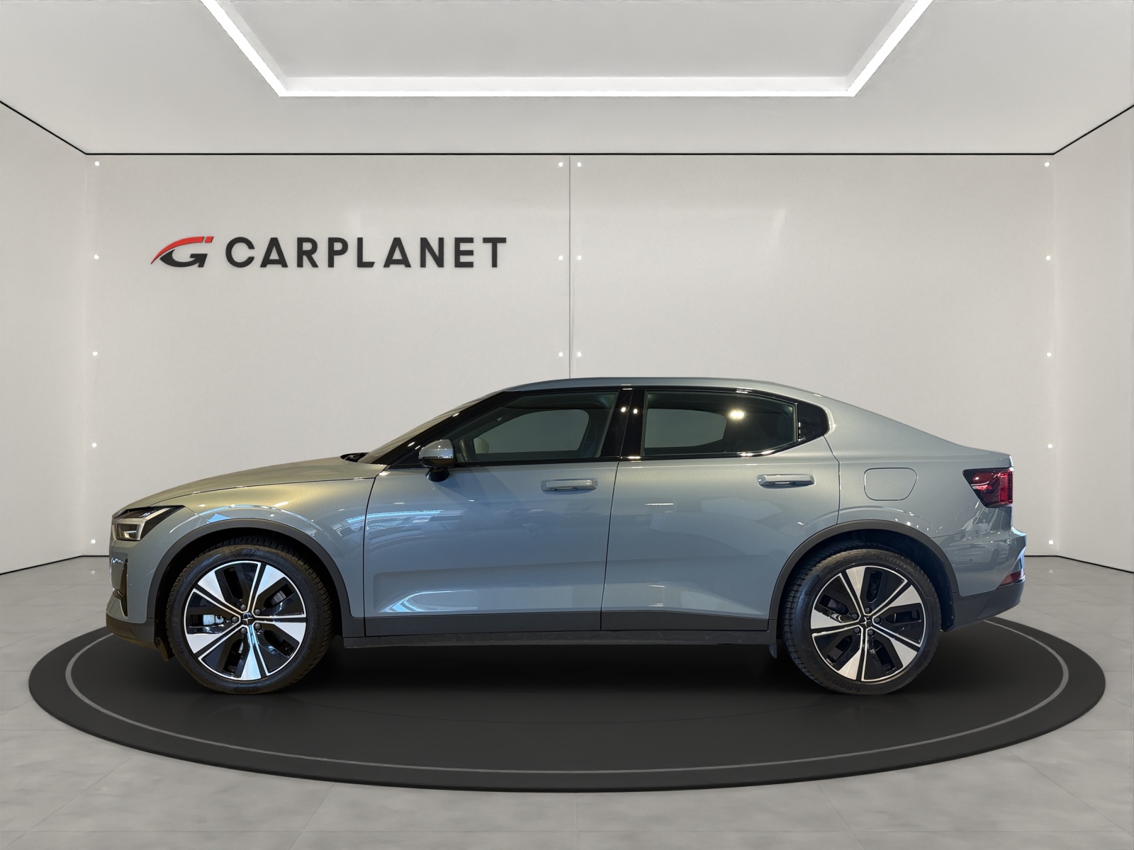 POLESTAR 2 Long Range Single Motor-showroom-element-1