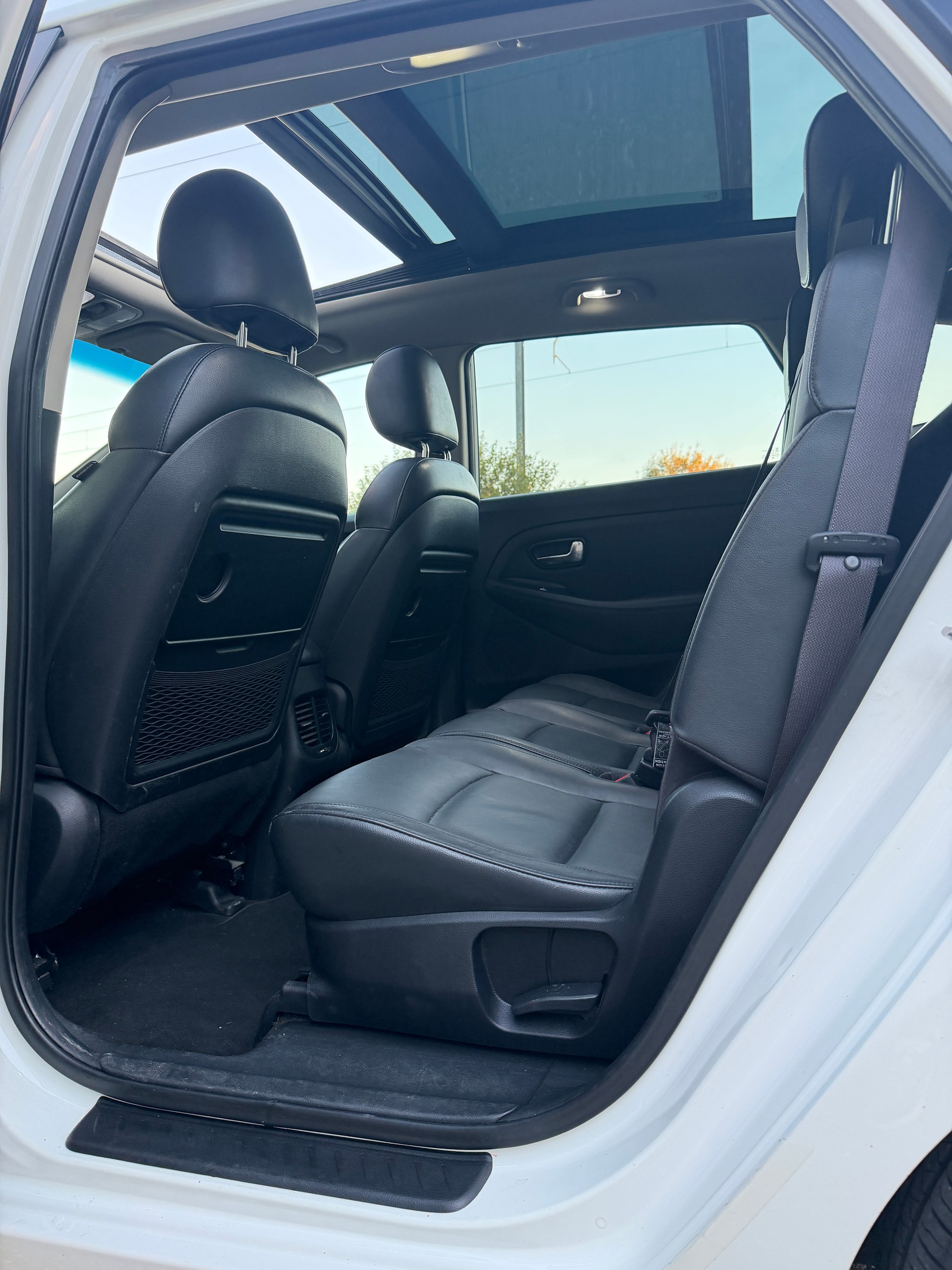 KIA Carens 1.7 CRDi Swiss Eco Edition DCT-image-7
