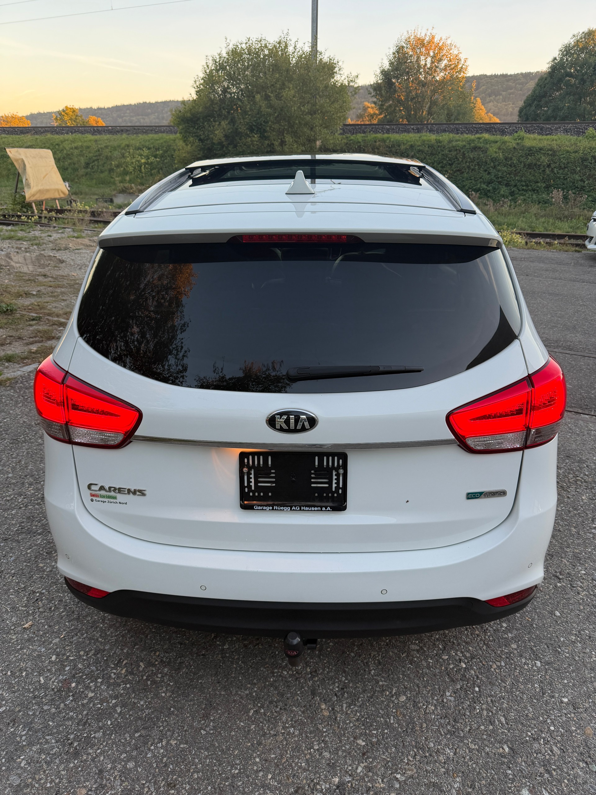 KIA Carens 1.7 CRDi Swiss Eco Edition DCT-image-5