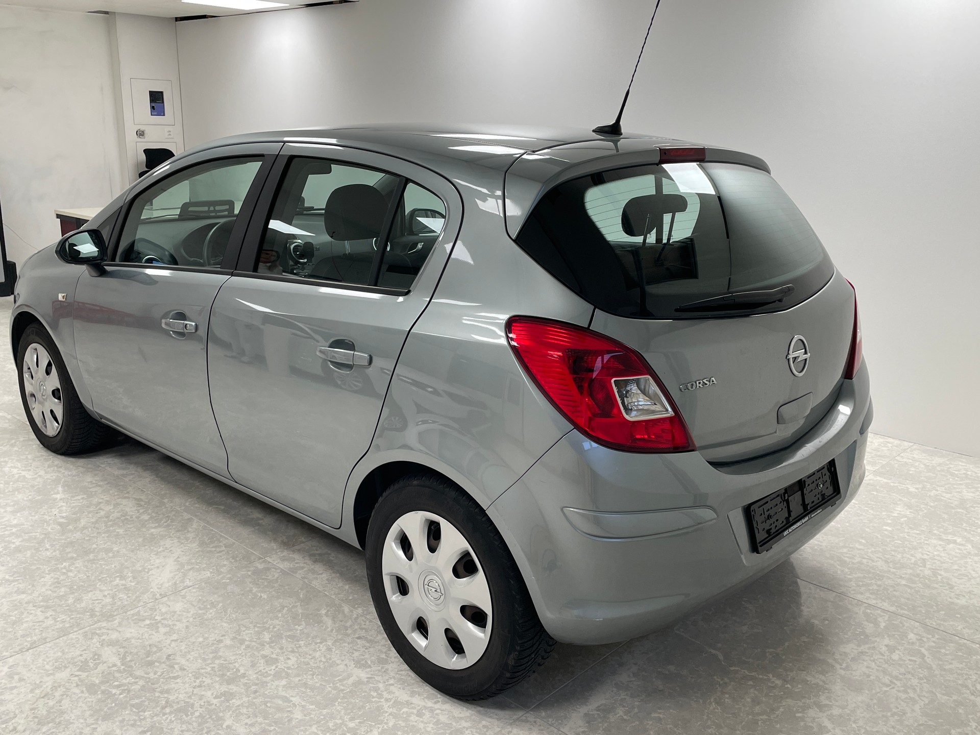 OPEL Corsa 1.2 TP Final Edition-image-2