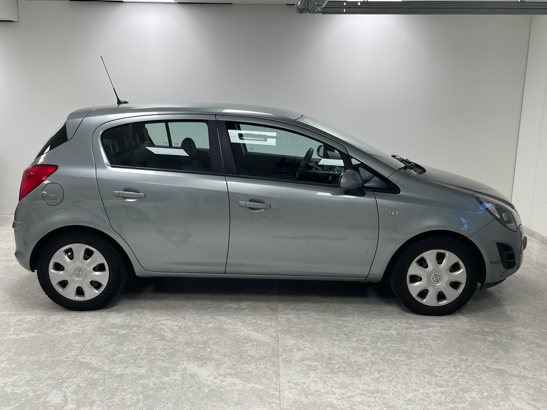 OPEL Corsa 1.2 TP Final Edition-image-5