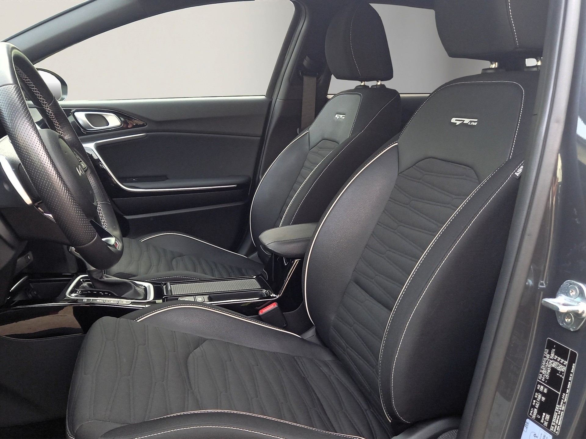 KIA Ceed 1.5 T-GDi MHEV GT-Line-image-11