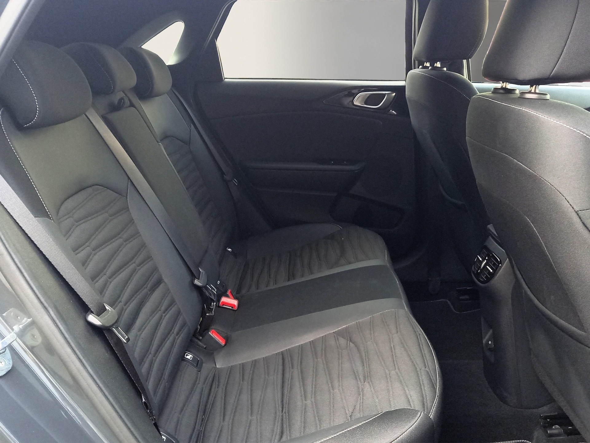 KIA Ceed 1.5 T-GDi MHEV GT-Line-image-13