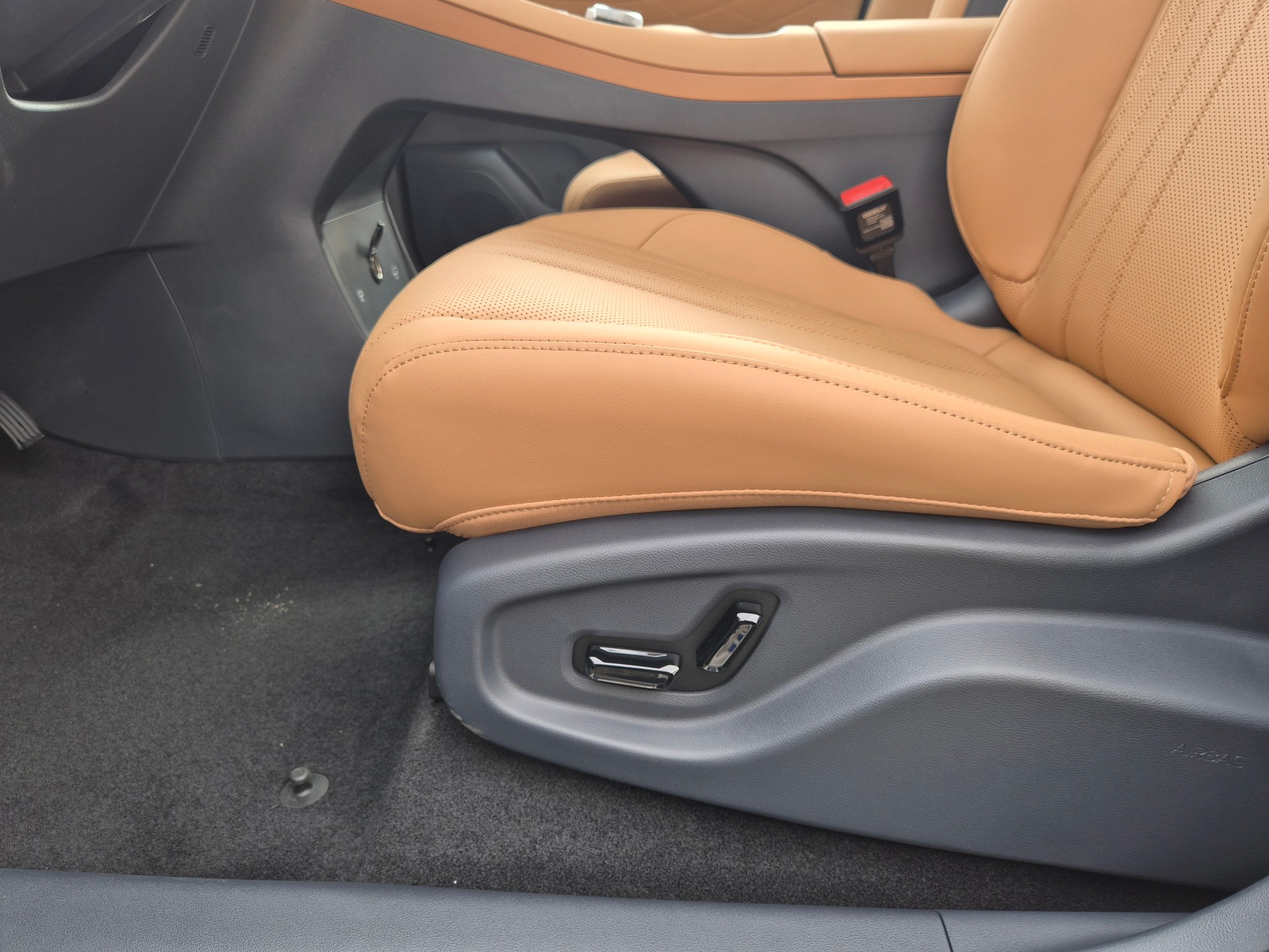 GEELY STARRAY EM-i Max Plug in Hybrid 29.8kW Akku-image-14
