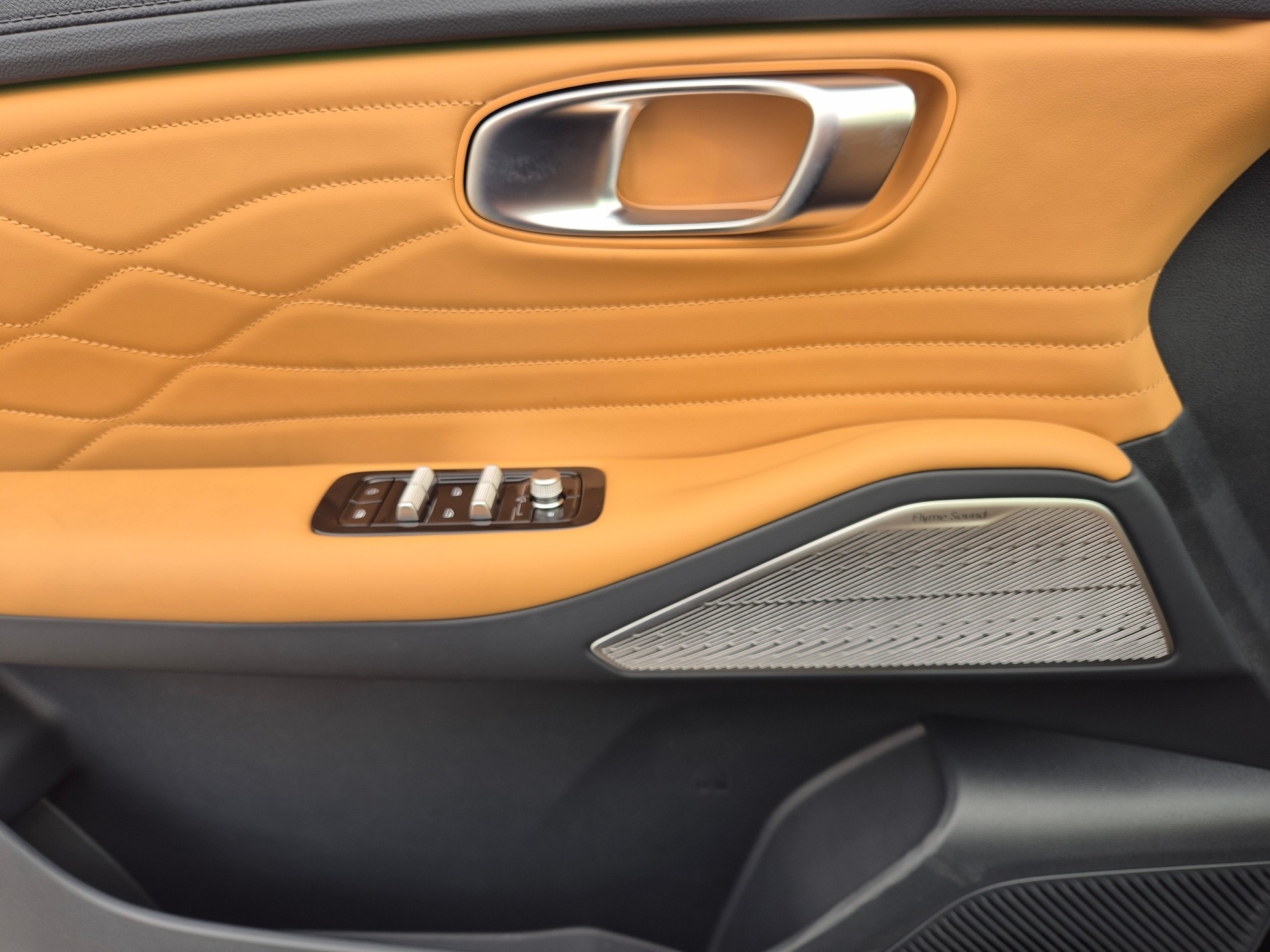 GEELY STARRAY EM-i Max Plug in Hybrid 29.8kW Akku-image-15