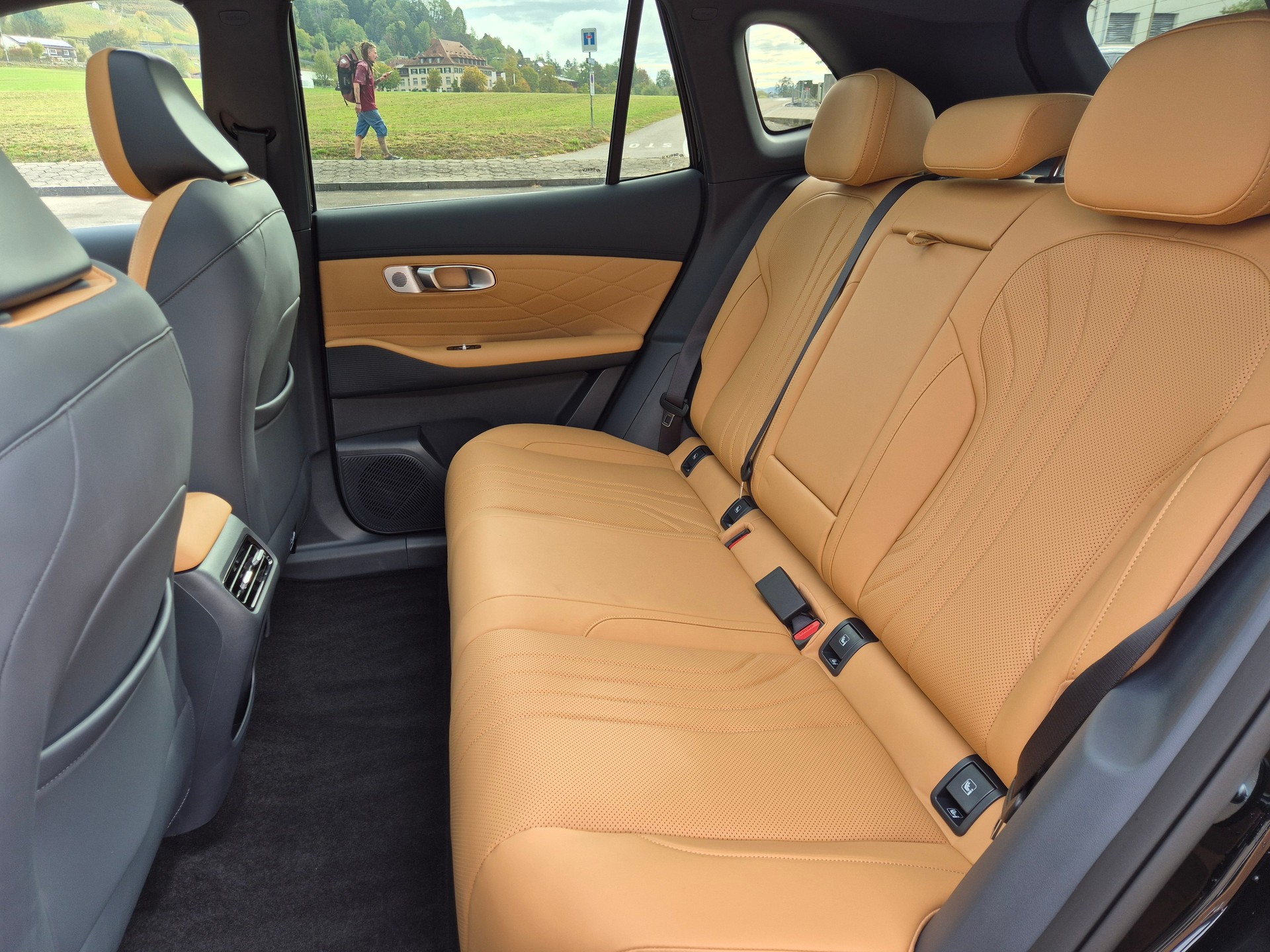GEELY STARRAY EM-i Max Plug in Hybrid 29.8kW Akku-image-17