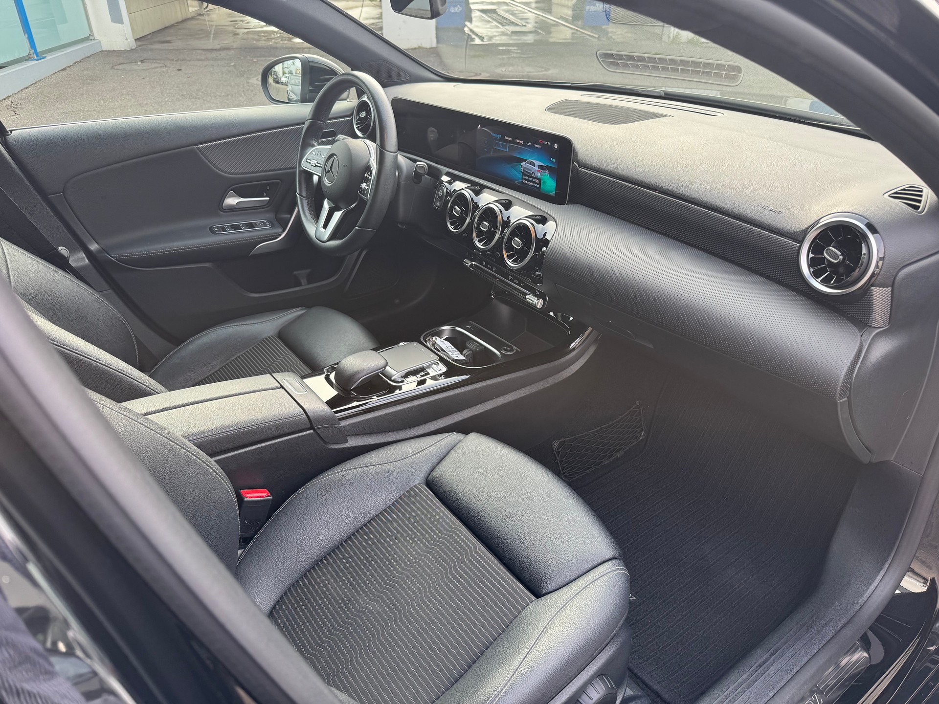 MERCEDES-BENZ A 250 4Matic Progressive 7G-DCT-image-15