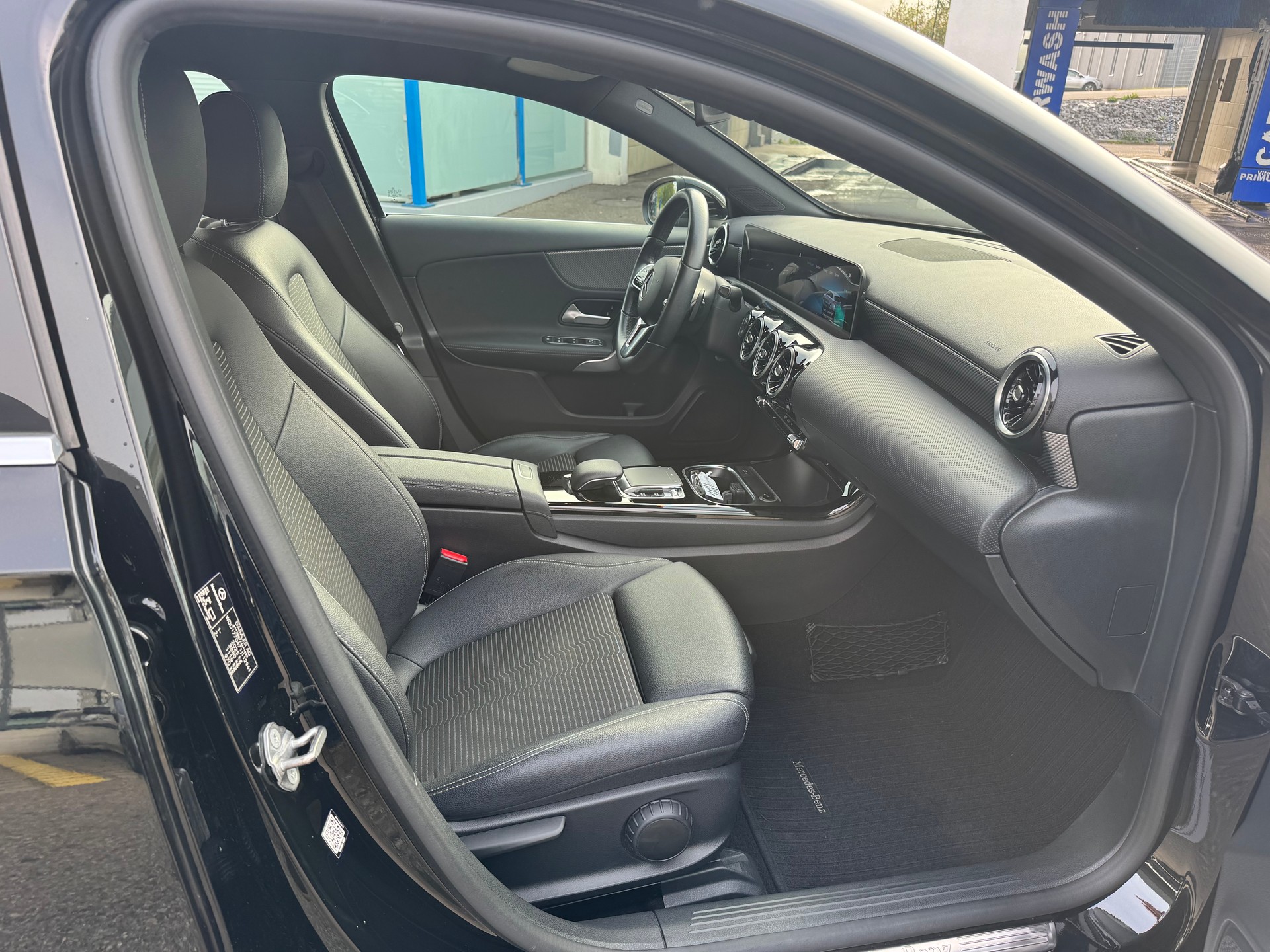 MERCEDES-BENZ A 250 4Matic Progressive 7G-DCT-image-14