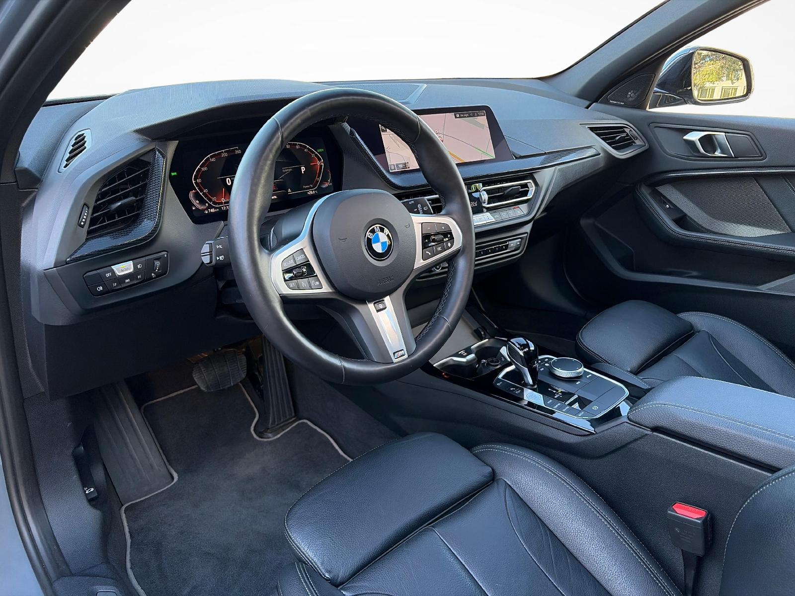 BMW 118i Sport Line Steptronic-image-7