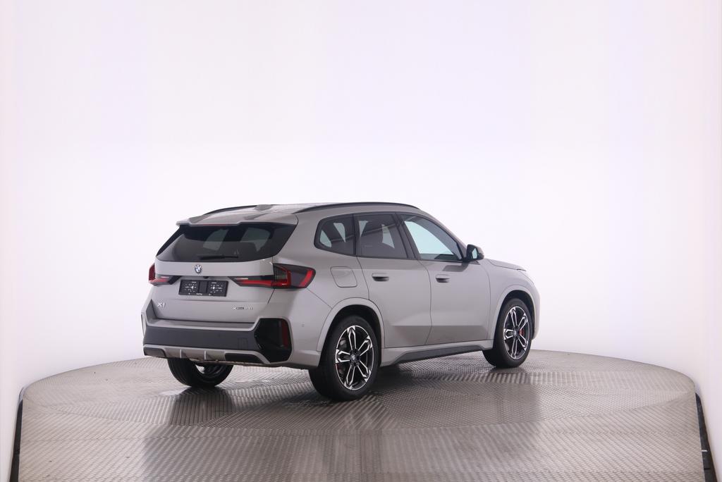 BMW X1 23i xDrive-image-4