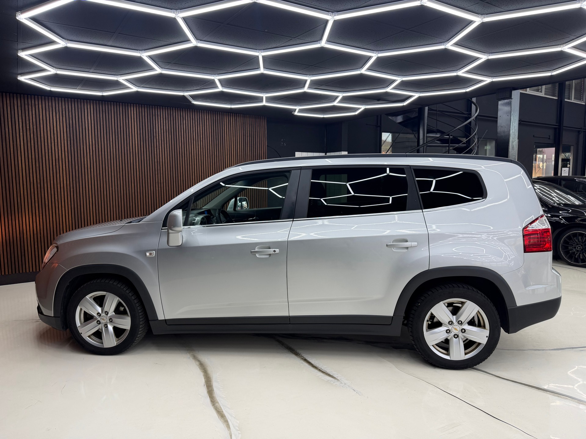 CHEVROLET Orlando 2.0 VCDi LTZ Automatic 7 Sitzer-image-9