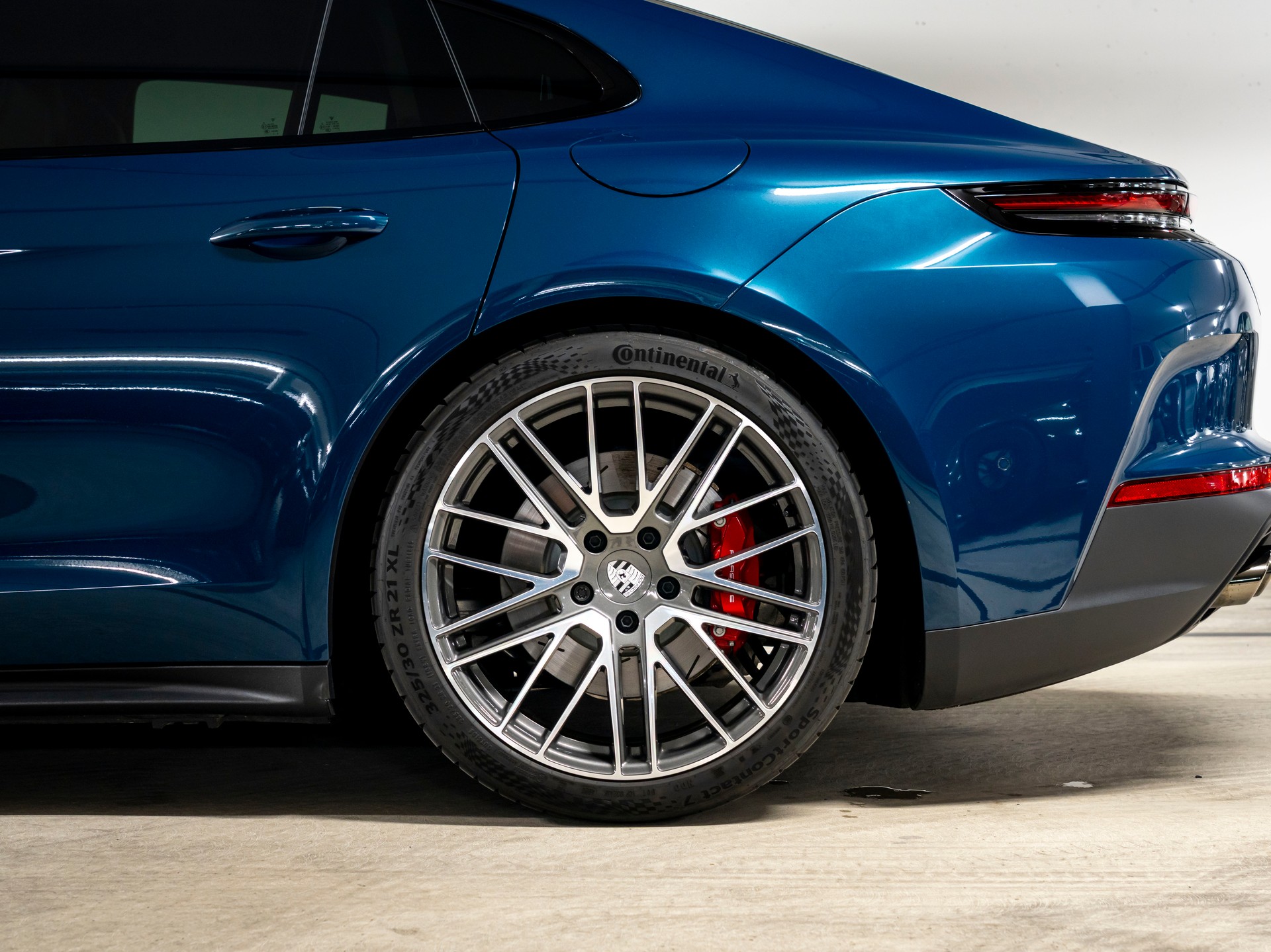 PORSCHE Panamera 4S E-Hybrid PDK-image-8
