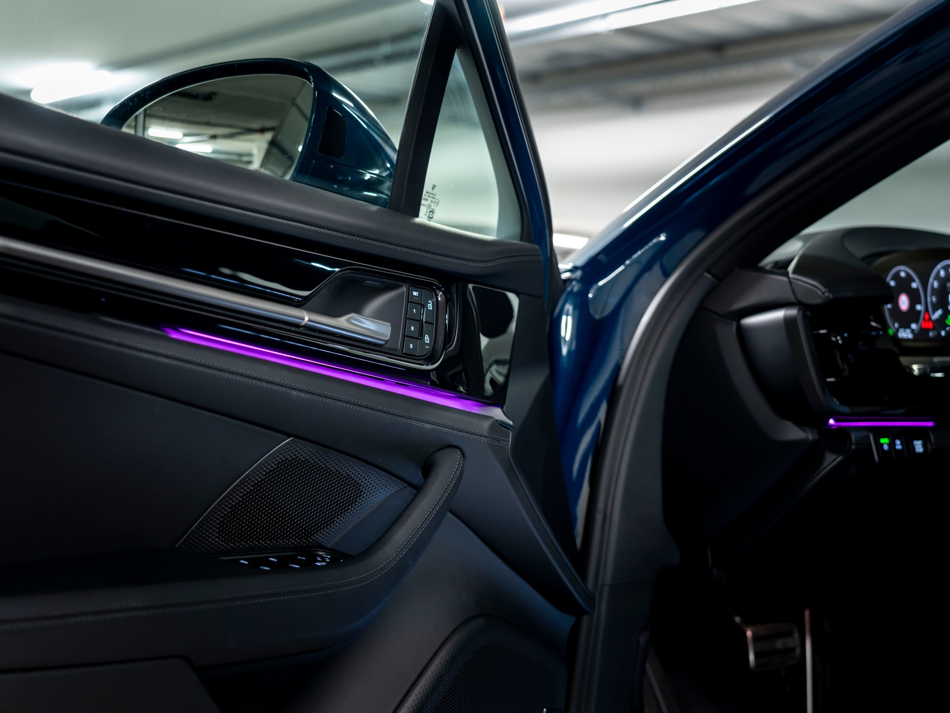 PORSCHE Panamera 4S E-Hybrid PDK-image-20