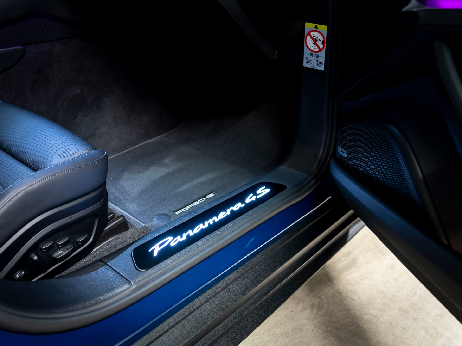 PORSCHE Panamera 4S E-Hybrid PDK-image-26