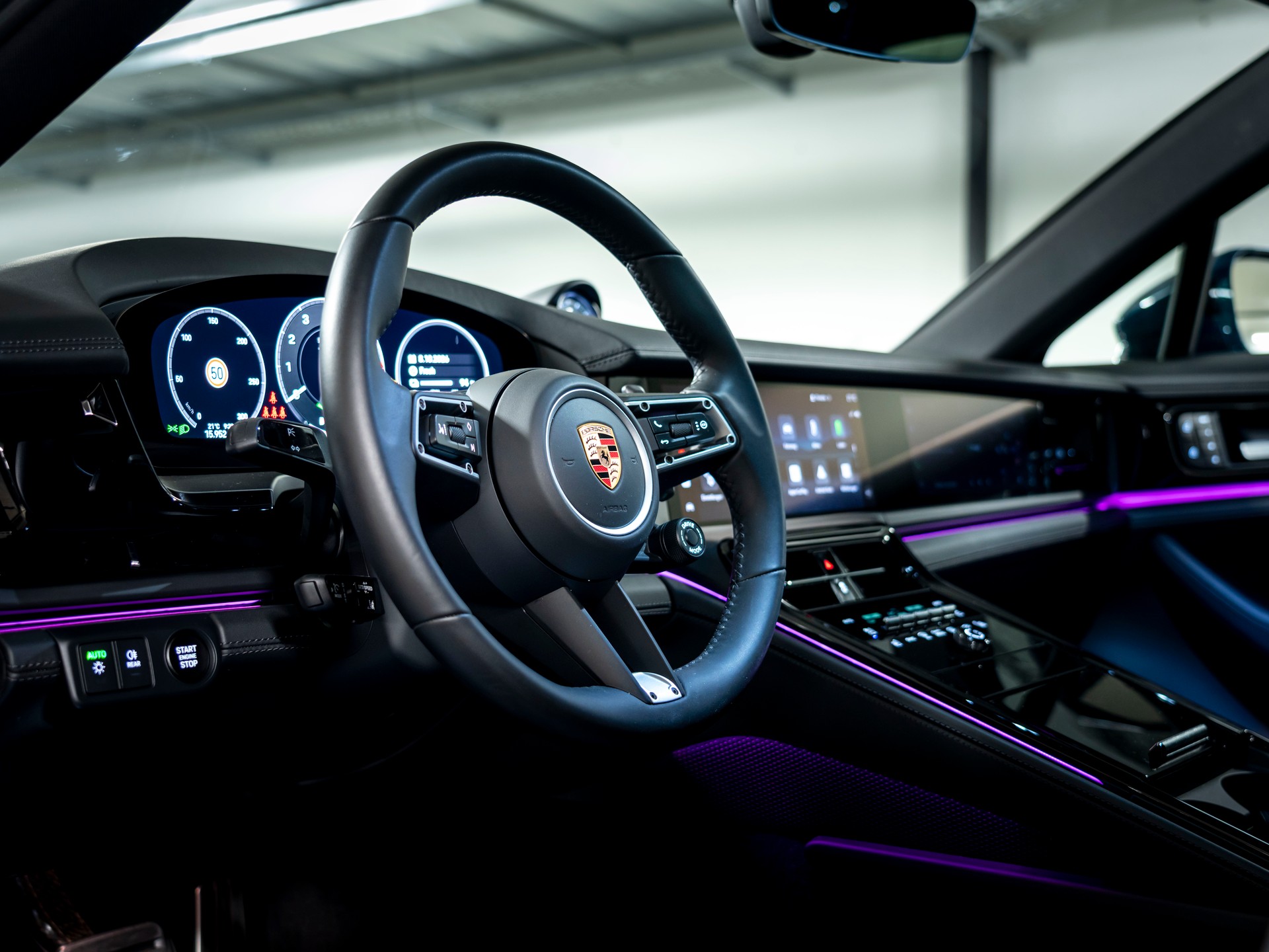 PORSCHE Panamera 4S E-Hybrid PDK-image-16