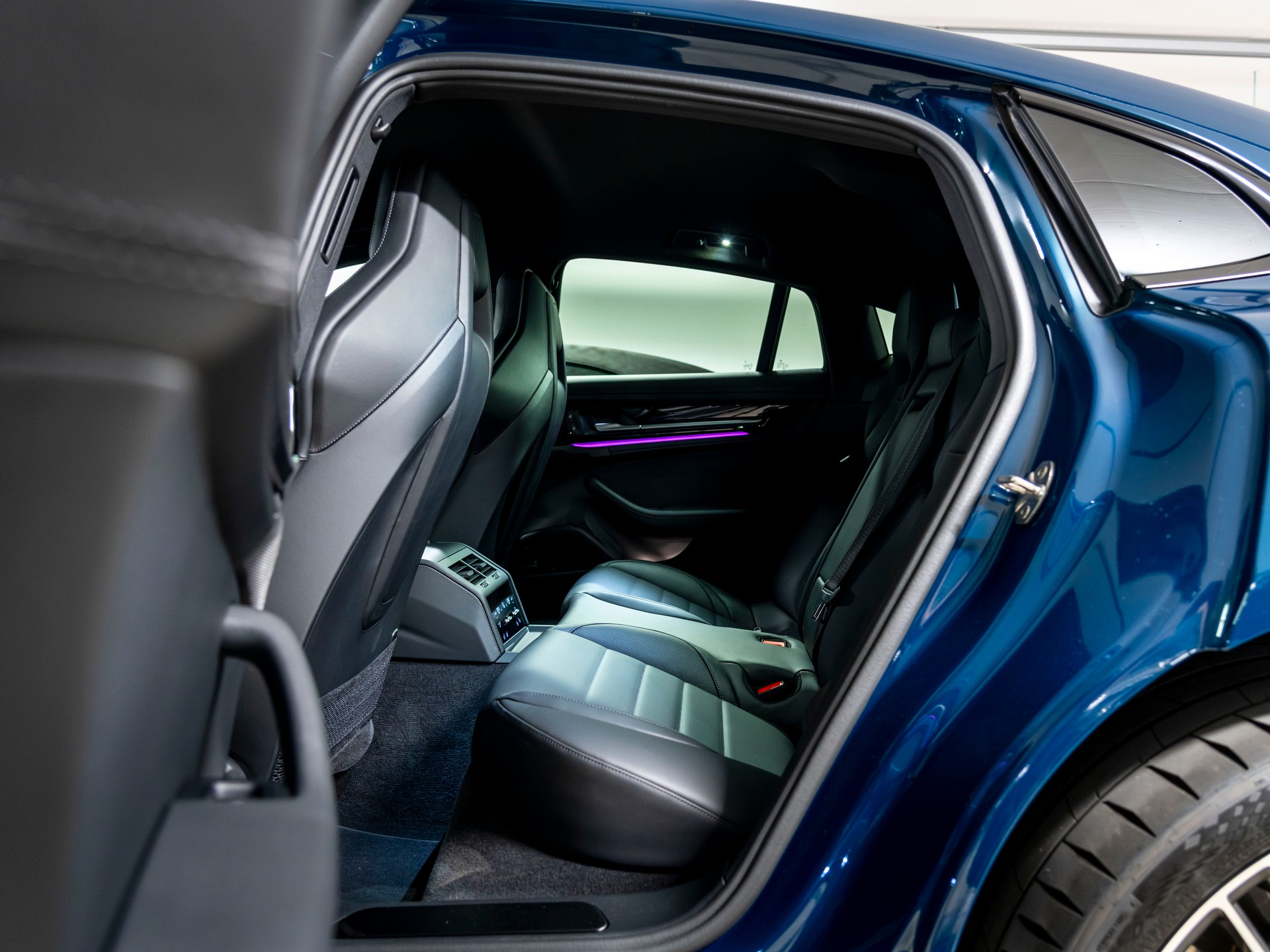PORSCHE Panamera 4S E-Hybrid PDK-image-22