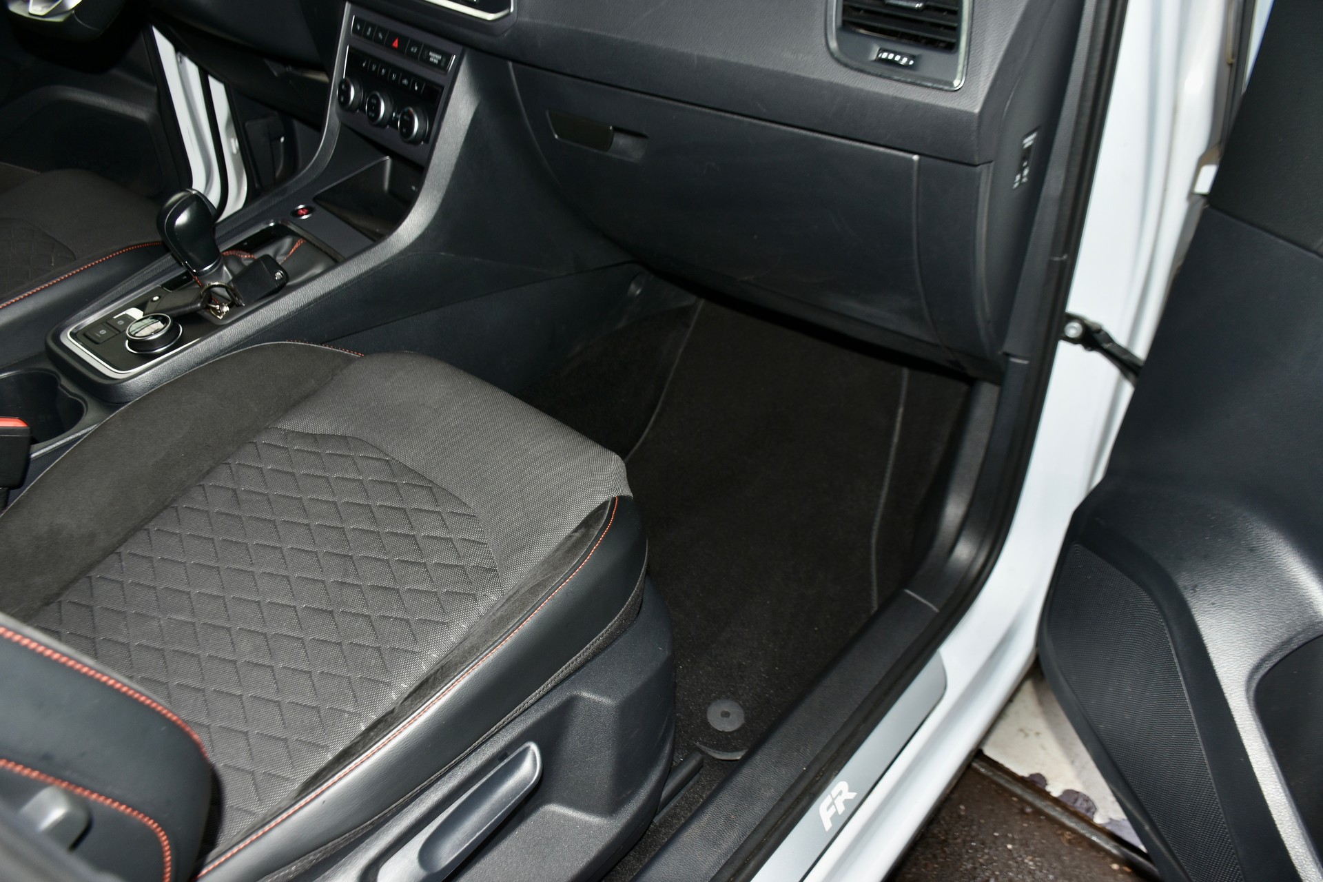 SEAT Ateca 2.0 TSI Hola FR 4Drive DSG-image-4