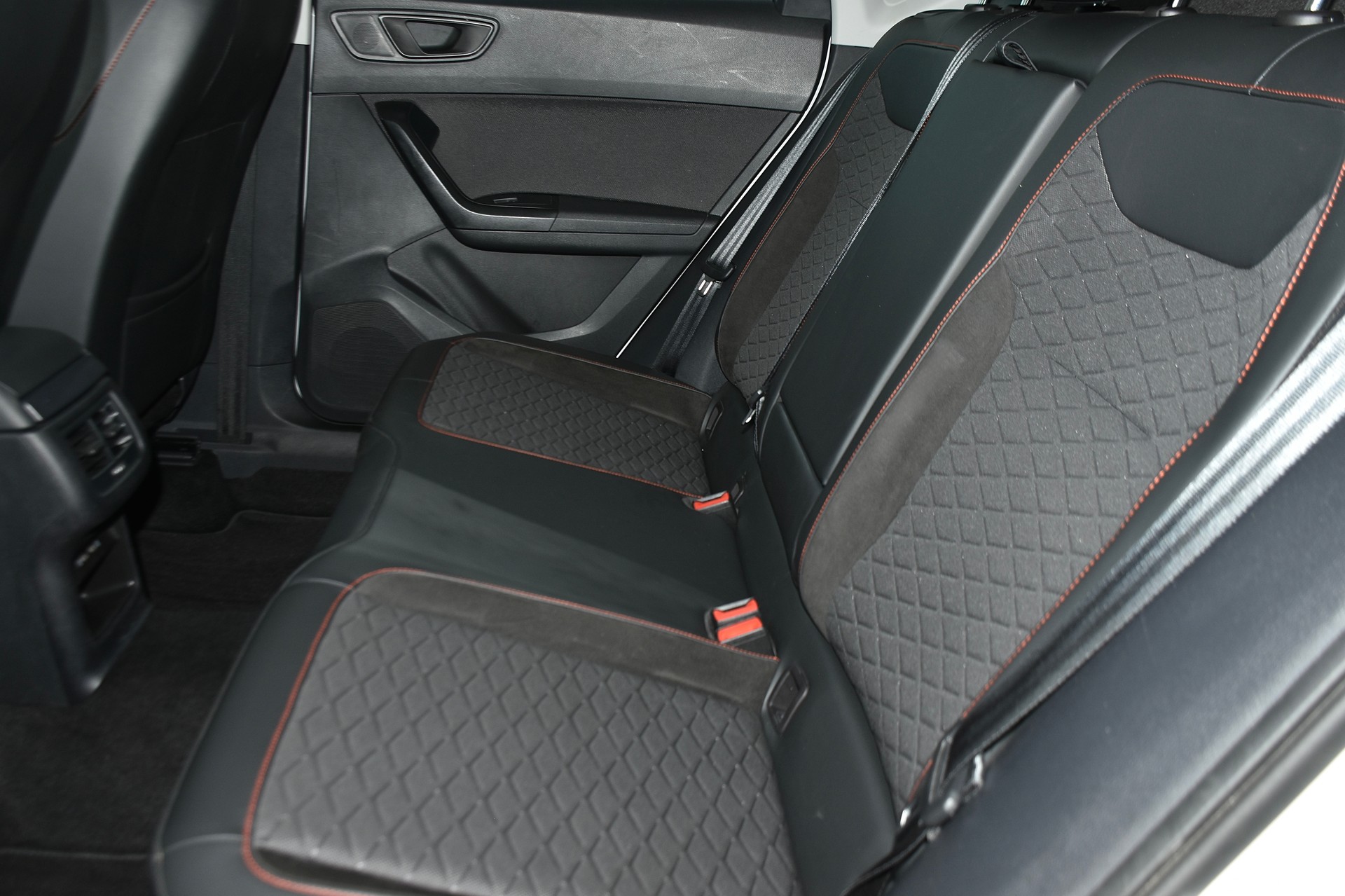 SEAT Ateca 2.0 TSI Hola FR 4Drive DSG-image-3