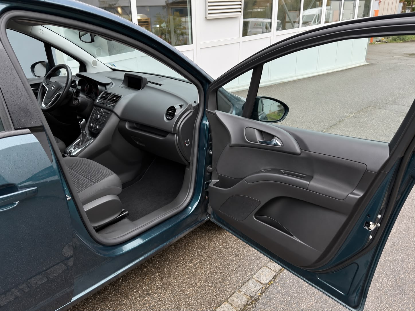 OPEL Meriva 1.4 Turbo Drive Automatic-image-16