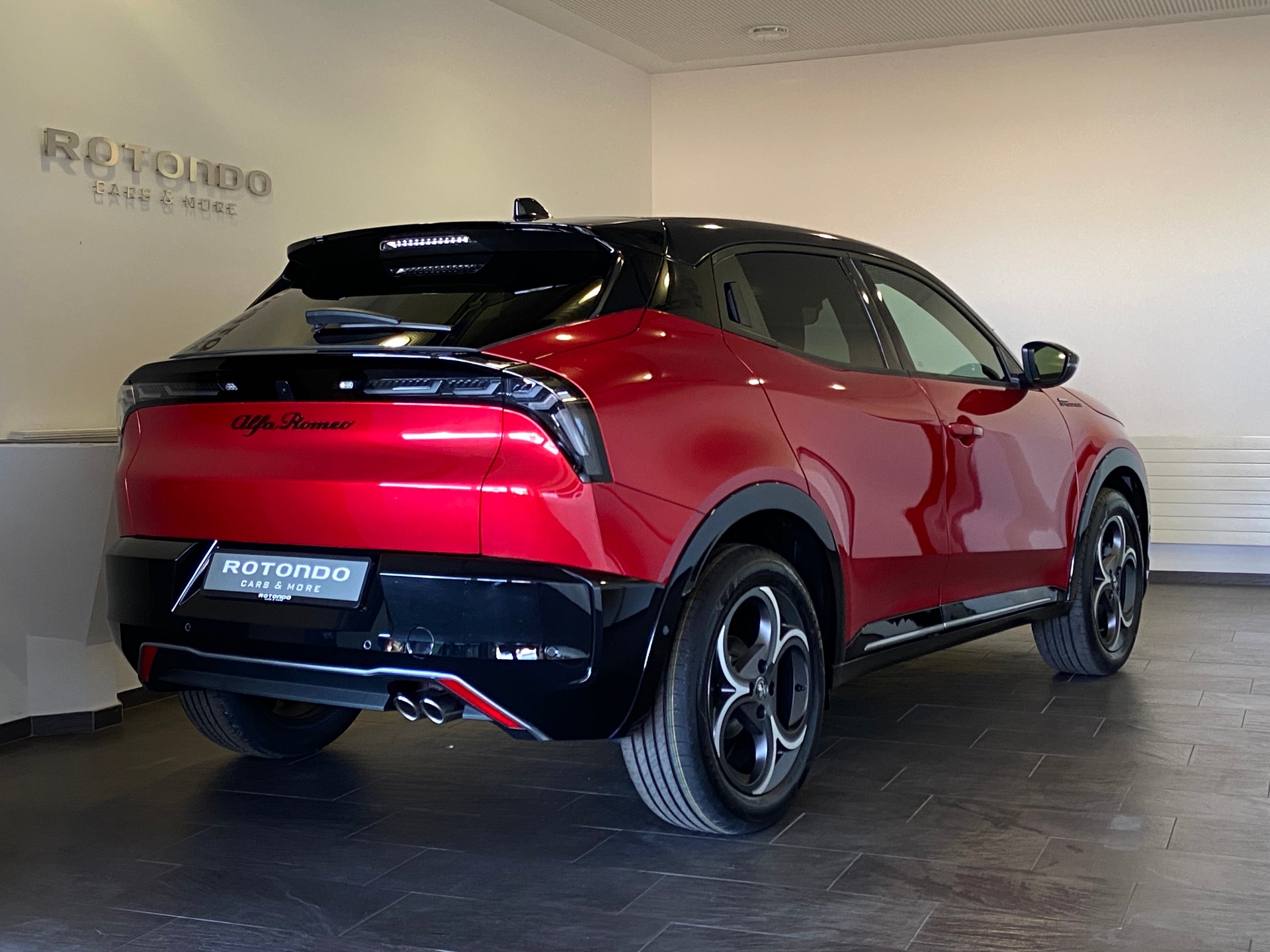 ALFA ROMEO Junior 1.2 48V Hybrid Sport Speciale Tech Sky MY26-image-1