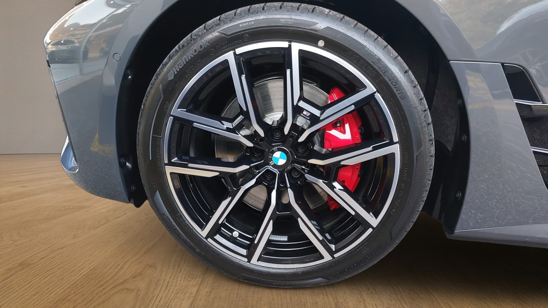 BMW i4 xDrive 40 M Sport Pro-image-11