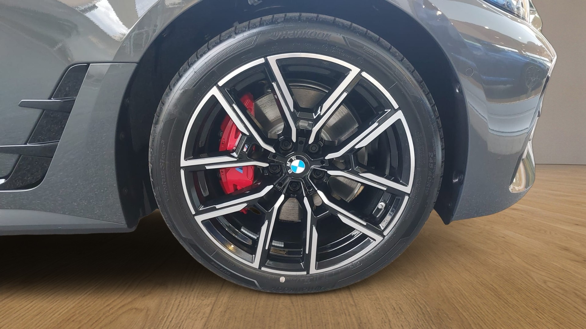 BMW i4 xDrive 40 M Sport Pro-image-9