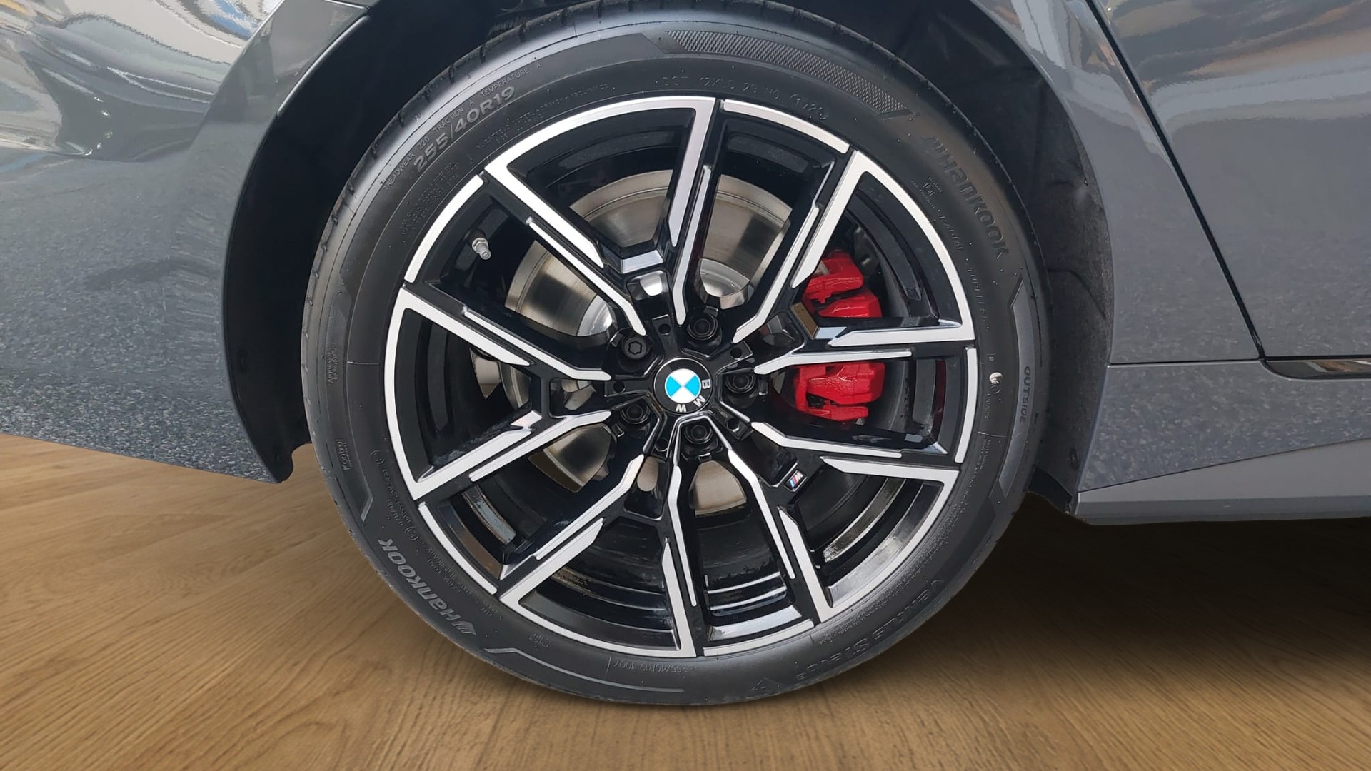 BMW i4 xDrive 40 M Sport Pro-image-8