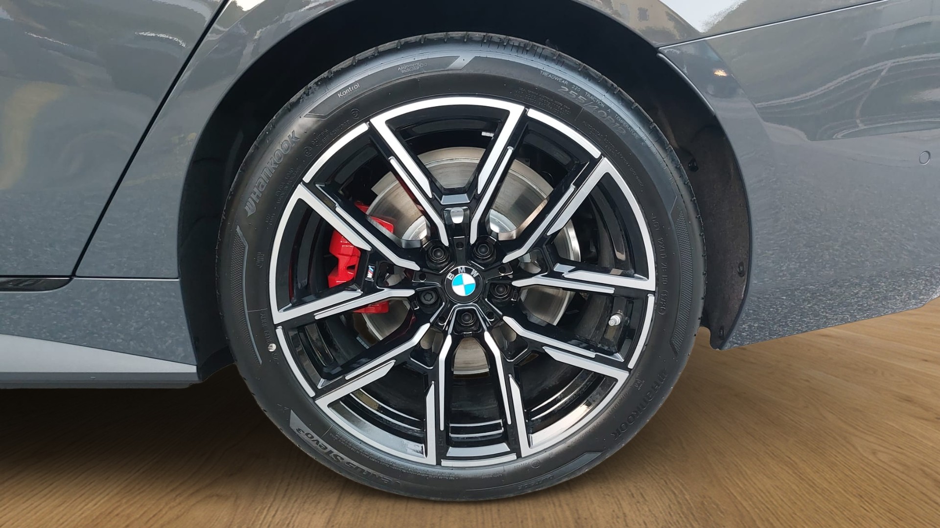 BMW i4 xDrive 40 M Sport Pro-image-10