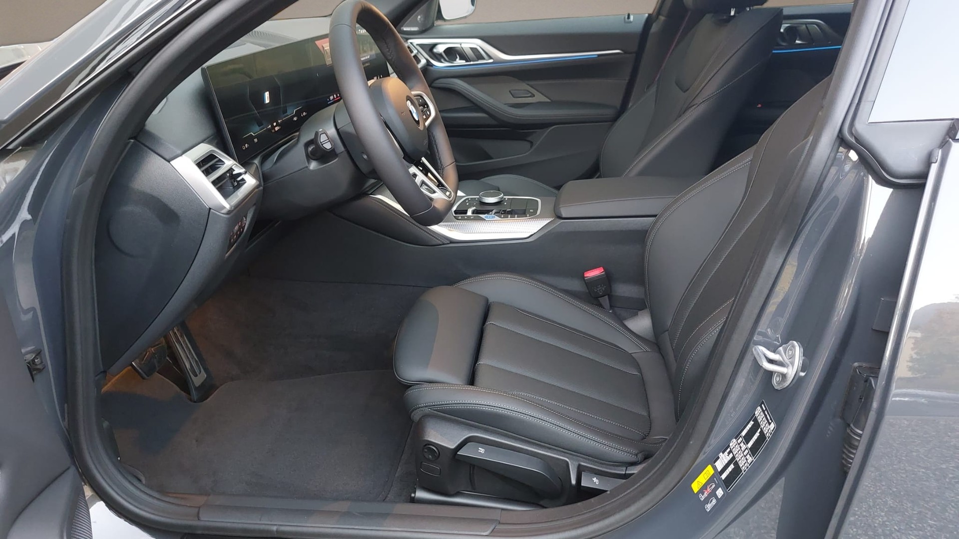BMW i4 xDrive 40 M Sport Pro-image-15