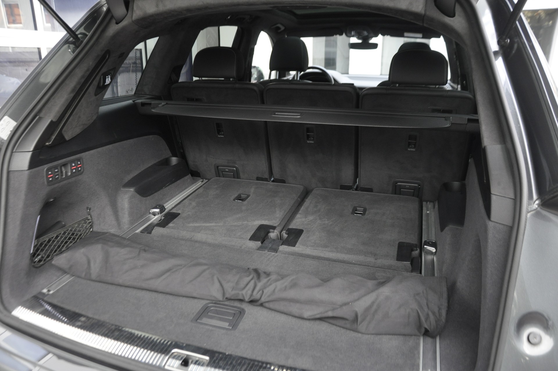 AUDI SQ7 4.0 TDI quattro tiptronic I 7 Plätze I Anhängerkupplung I Standheizung-image-14