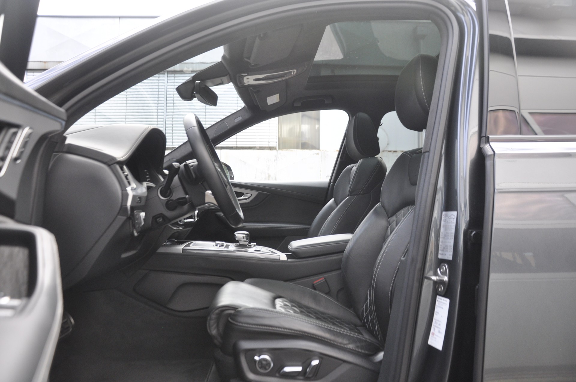 AUDI SQ7 4.0 TDI quattro tiptronic I 7 Plätze I Anhängerkupplung I Standheizung-image-4