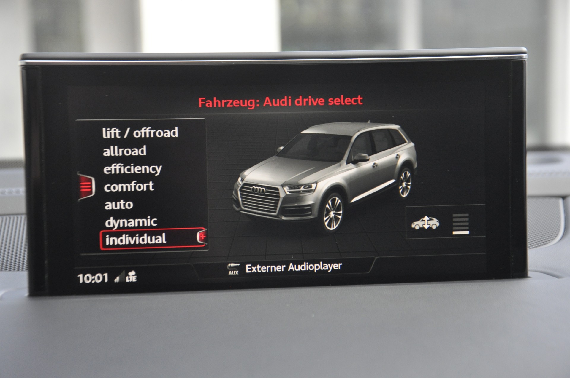 AUDI SQ7 4.0 TDI quattro tiptronic I 7 Plätze I Anhängerkupplung I Standheizung-image-12