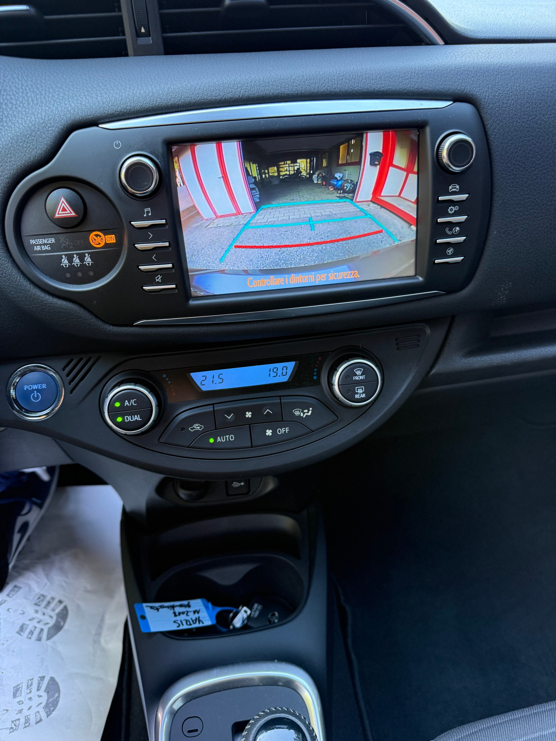 TOYOTA Yaris 1.5 VVT-i Hybrid Trend e-CVT-image-7