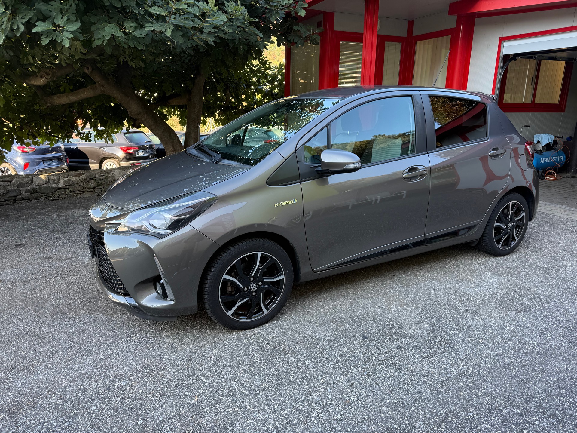 TOYOTA Yaris 1.5 VVT-i Hybrid Trend e-CVT-image-1