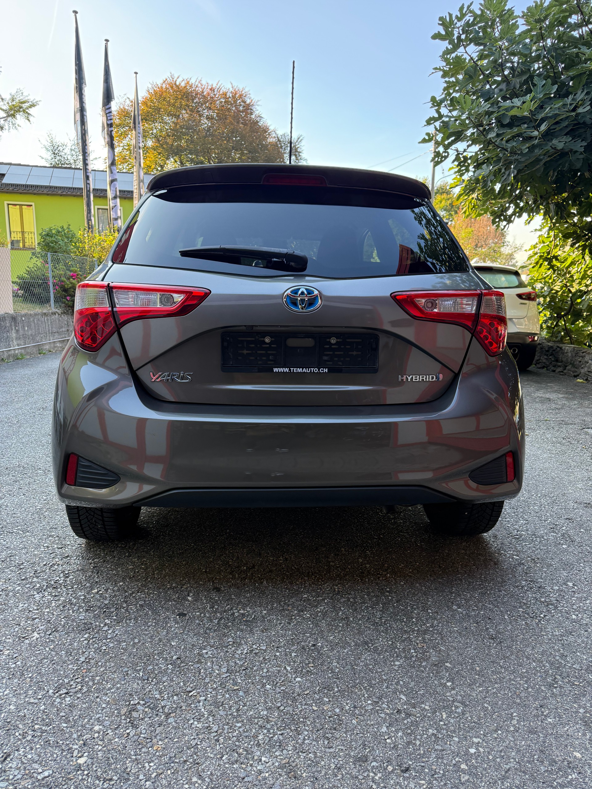 TOYOTA Yaris 1.5 VVT-i Hybrid Trend e-CVT-image-3