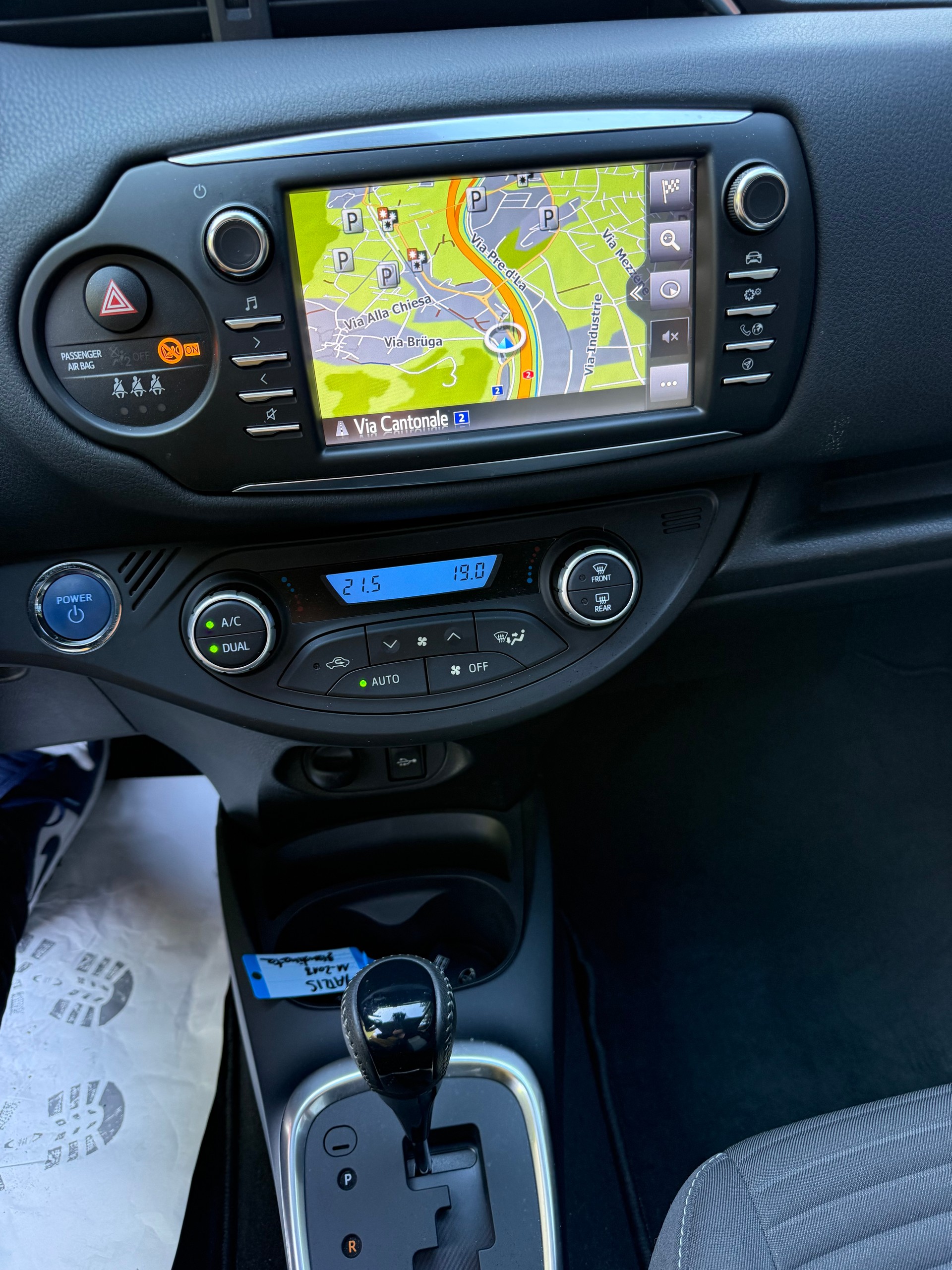 TOYOTA Yaris 1.5 VVT-i Hybrid Trend e-CVT-image-6