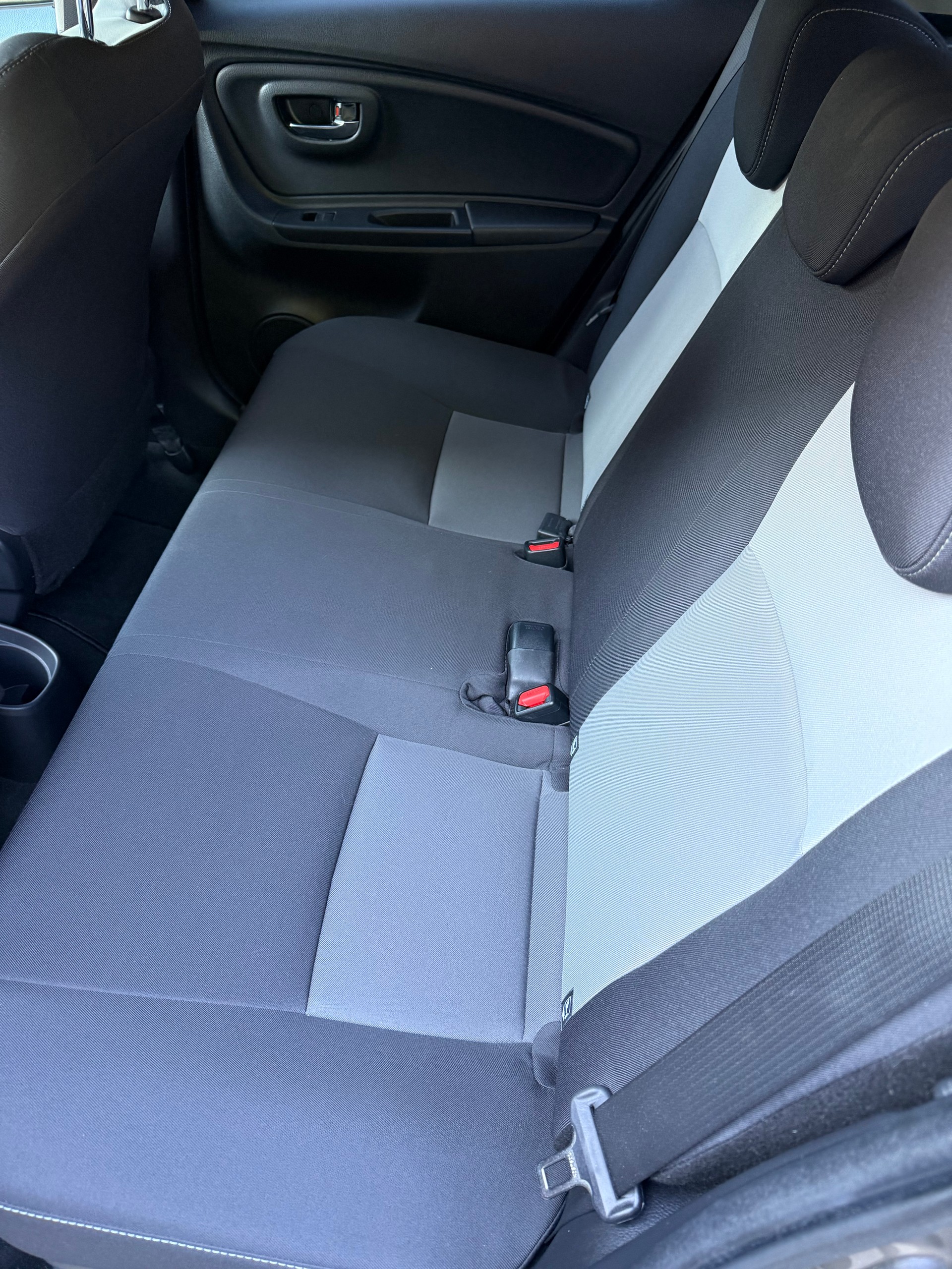 TOYOTA Yaris 1.5 VVT-i Hybrid Trend e-CVT-image-5