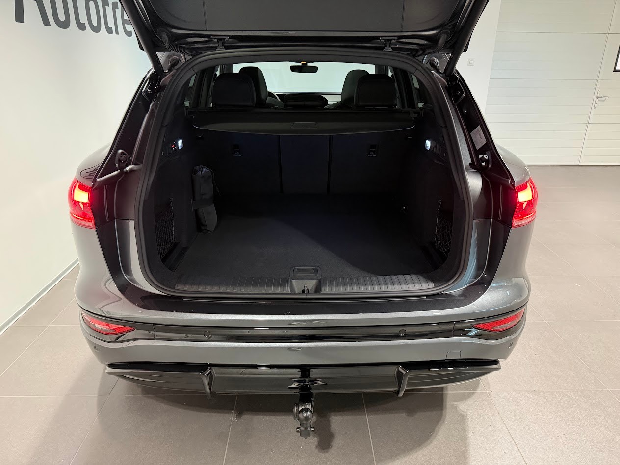 AUDI Q6 e-tron quattro-image-12