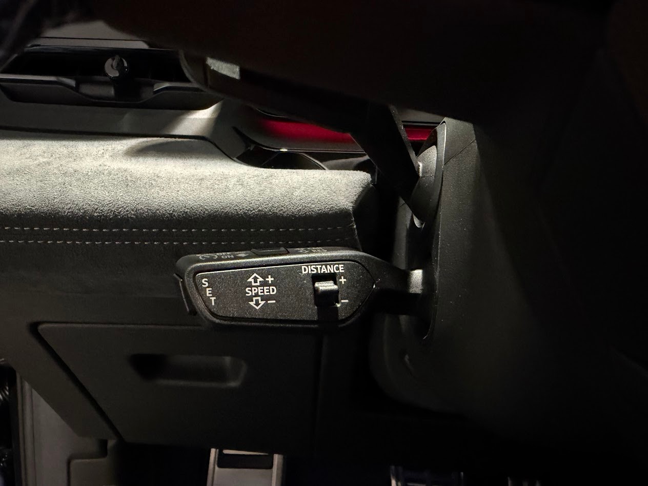 AUDI Q6 e-tron quattro-image-6