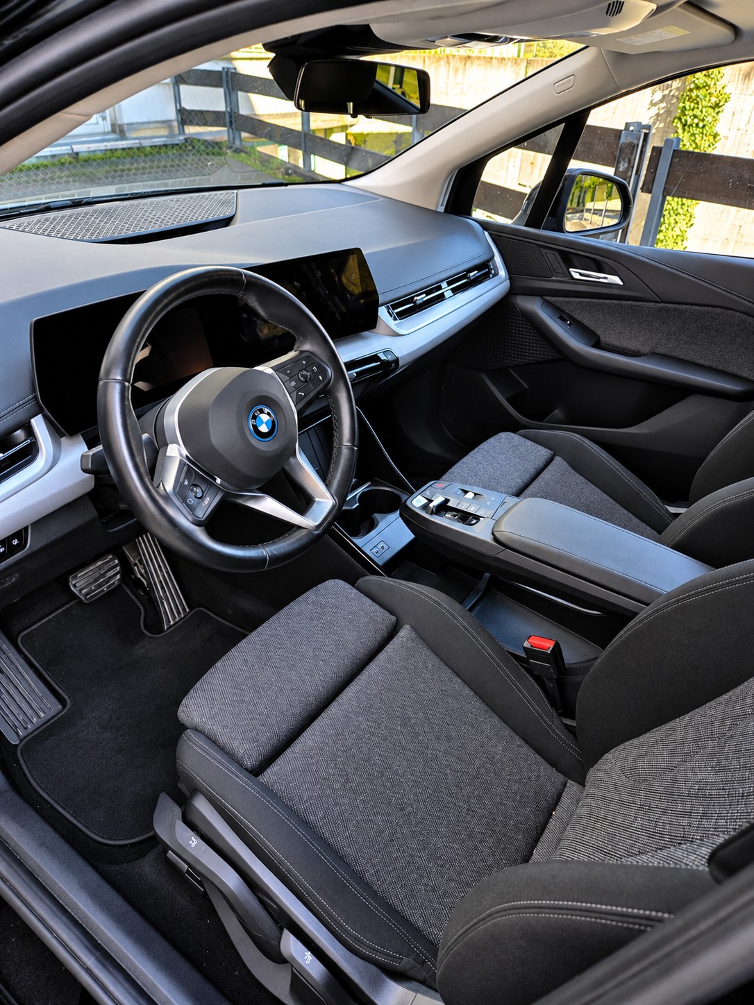 BMW 225e xDrive Active Tourer-image-5