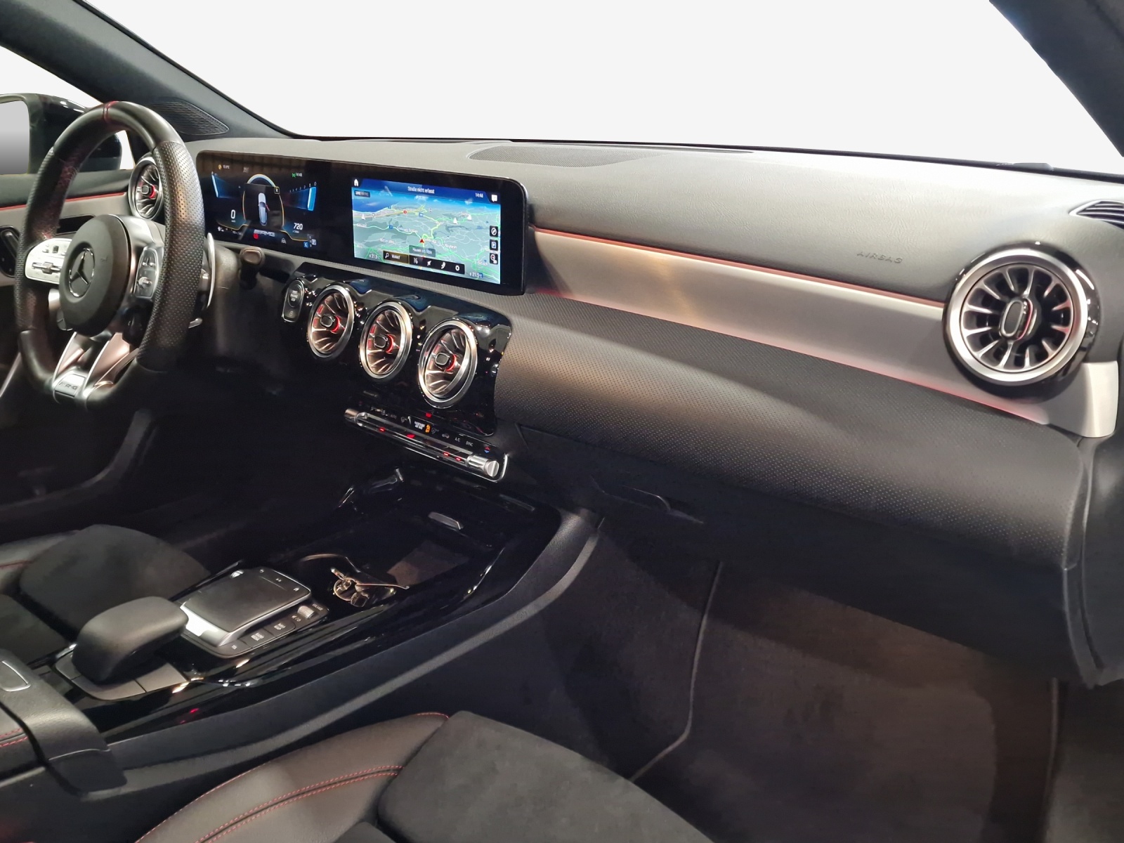 MERCEDES-BENZ A 35 AMG 4Matic Speedshift-image-13