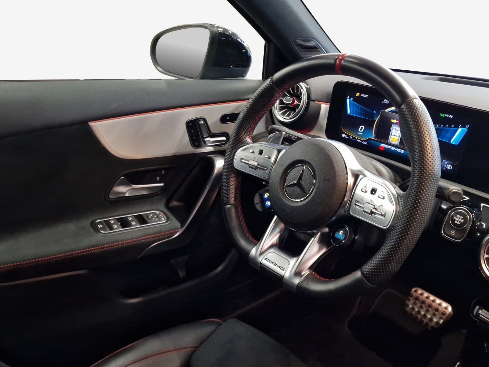 MERCEDES-BENZ A 35 AMG 4Matic Speedshift-image-14