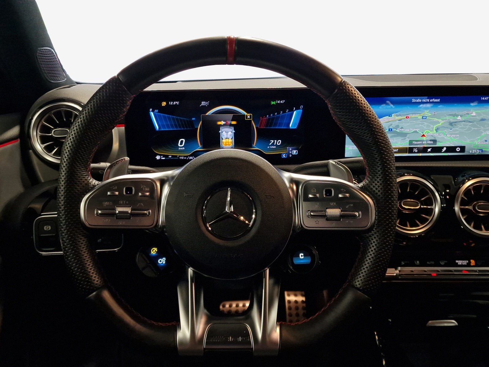 MERCEDES-BENZ A 35 AMG 4Matic Speedshift-image-9