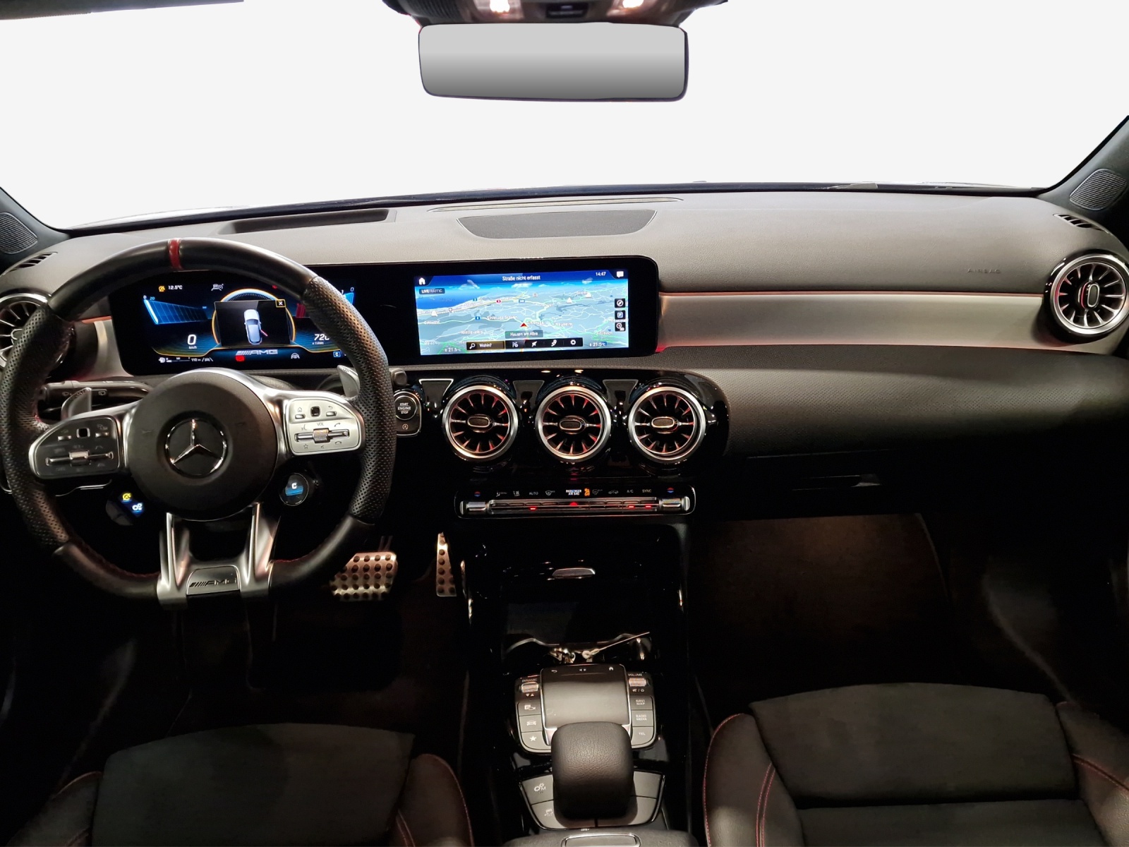 MERCEDES-BENZ A 35 AMG 4Matic Speedshift-image-8