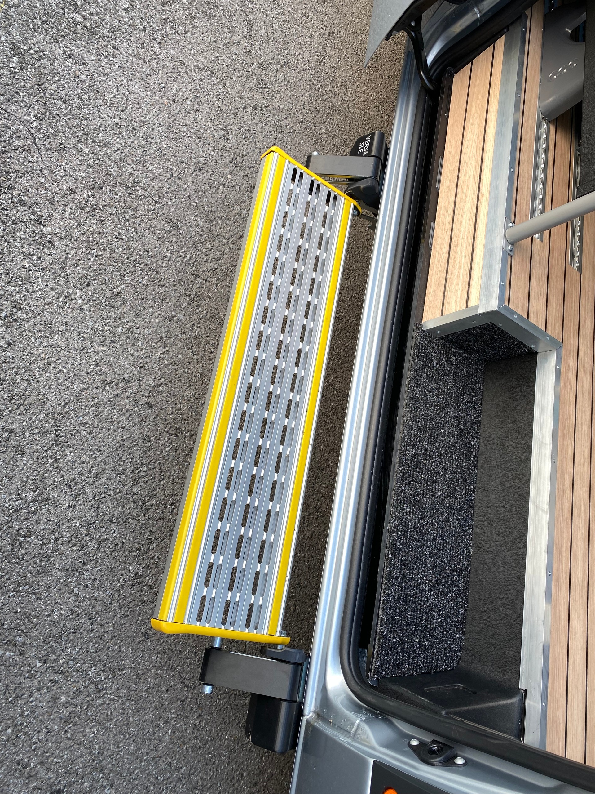 MERCEDES-BENZ 17PL 420 ESprinter 113Kw-image-9